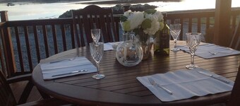 4 Bedroom Holiday Home Overlooking the sea in Connemara