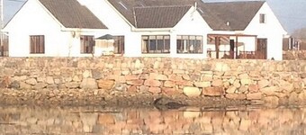 4 Bedroom Holiday Home Overlooking the sea in Connemara