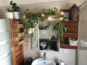 Tovalloles, sabó, xampú i paper higiènic 