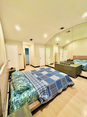 4 Schlafzimmer, Bügeleisen/Bügelbrett, WLAN, Bettwäsche