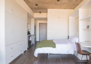 1 slaapkamer, een bureau, een strijkplank/strijkijzer, gratis wifi