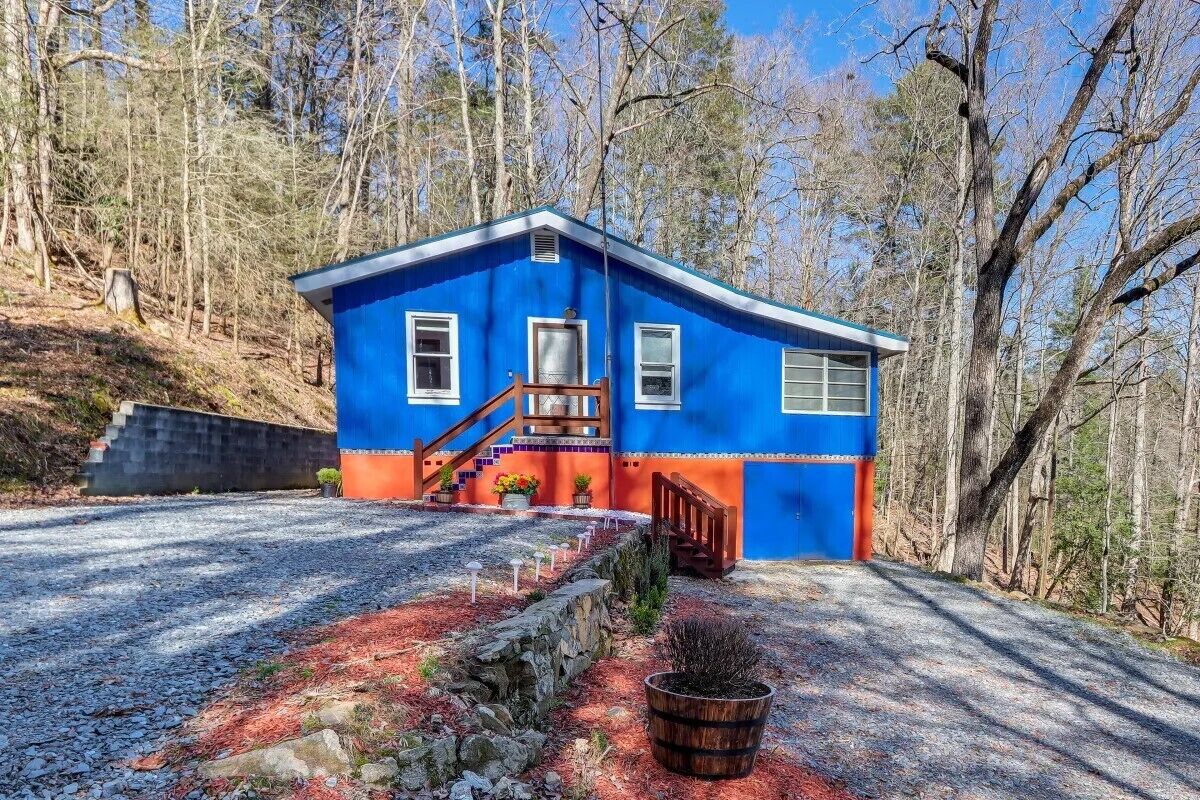 Aska Cozy River Blue House