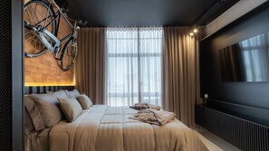 Iron/ironing board, Internet, bed sheets - New York Copan: view from the 23rd floor (São Paulo)