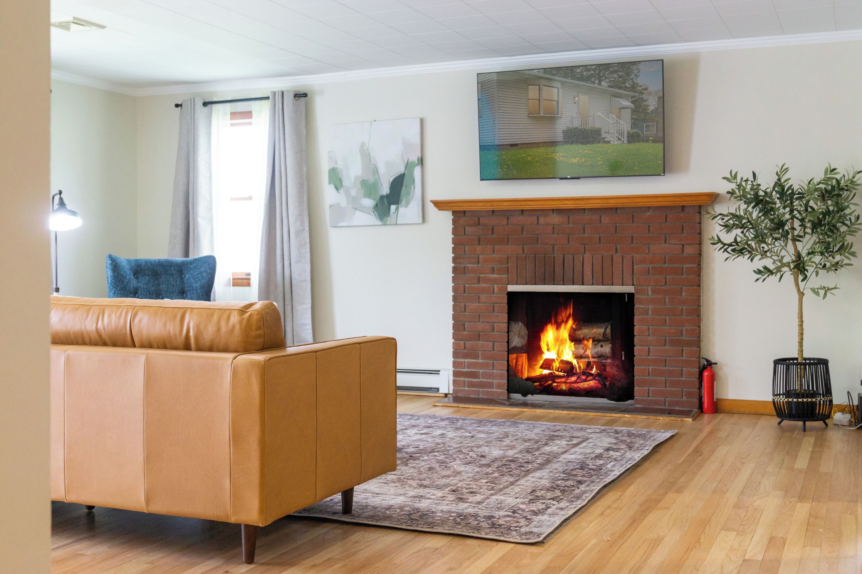 Smart TV, fireplace, foosball, offices