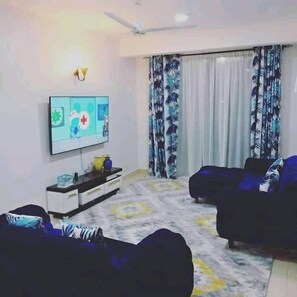 Apartemen Bisnis | Area keluarga | Smart TV 32-inci dengan saluran TV digital