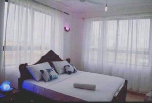 Apartemen Bisnis | 1 kamar tidur dan didekorasi berbeda-beda
