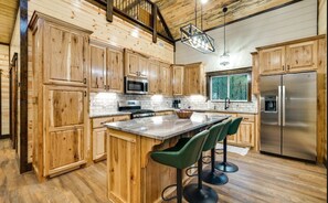 Fridge, microwave, oven, stovetop - Piney Acres! Family Retreat! (Broken Bow)