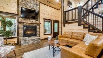 Smart TV y chimenea