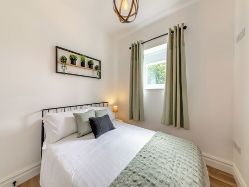2 bedroom accommodation in Durham
