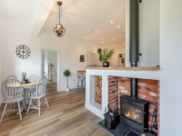 Dining - 2 bedroom accommodation in Durham (Durham)