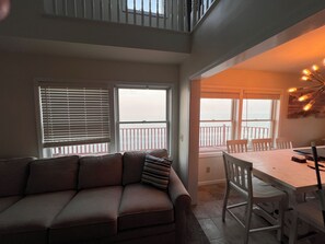 Smart TV - "BEACHNUTS" -SPECTACULAR HOME ON LAKE ERIE !
5 Bedrooms 12 Beds 4 Full Baths (Oak Harbor)
