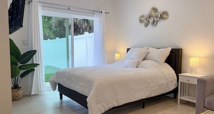 Large, Newly Built 1B Studio w/ Patio, W&D
