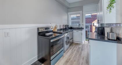 Cozy 1-Bedroom Retreat Near DePauw University & Downtown Greencastle!