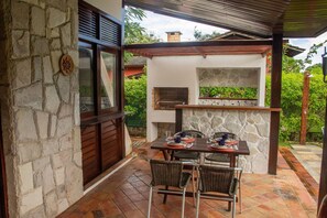 Villa | Outdoor dining