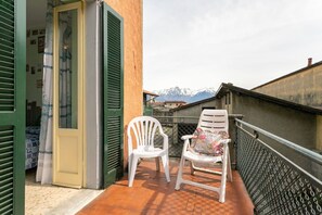 Property grounds - Sweet Honey Home, split level apt with a Terrace + Parking By Halldis (Dongo)