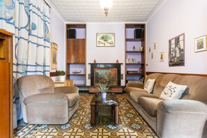 Interior - Sweet Honey Home, split level apt with a Terrace + Parking By Halldis (Dongo)