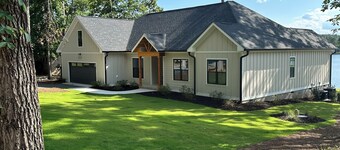 US Open! Beautiful Brand New Home on large Private Lake 11m from Pinehurst #2!