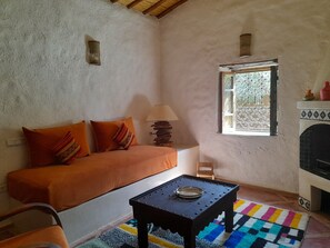 Smart TV, fireplace - Bungalows en Terre et Bois Traditionnels Dans un Jardin, Avec Piscine (Marrakech)