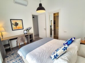 3 bedrooms, travel cot, free WiFi, bed sheets