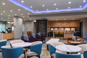 Café da manhã com buffet grátis todos os dias