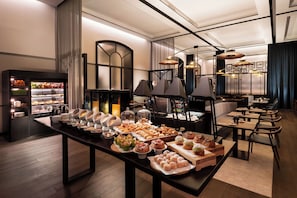 Dagelijks ontbijtbuffet (AUD 45 per persoon)
