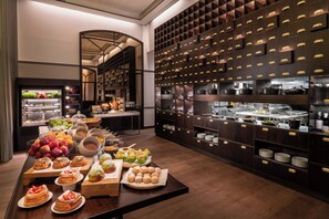 Bữa sáng buffet hàng ngày (45 AUD/mỗi người) 