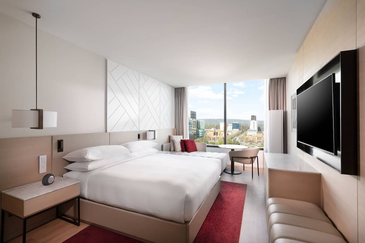 Camera Deluxe, 1 letto king, vista città | 1 camera, biancheria da letto di alta qualità, minibar