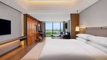 1 bedroom, down comforters, minibar, in-room safe