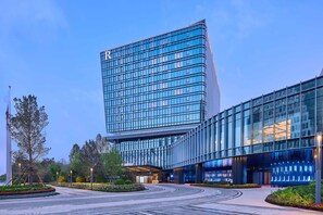 Exterior - Renaissance Beijing Haidian Hotel (Beijing)