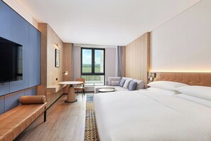 Deluxe Room, 1 King Bed