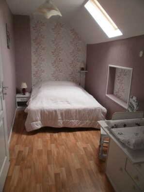 5 Schlafzimmer, Bügeleisen/Bügelbrett, Reisekinderbett