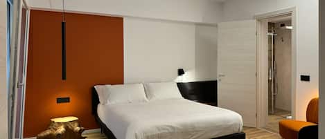 Deluxe Double Room | Individually decorated, individually furnished, desk, laptop workspace