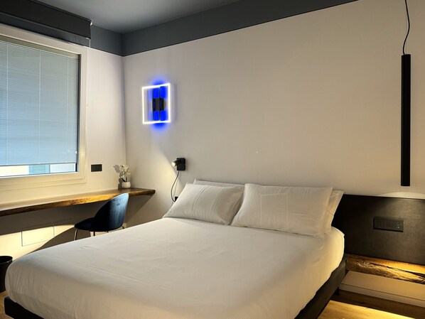 Chambre Double Deluxe | Décoration personnalisée, ameublement personnalisé, bureau