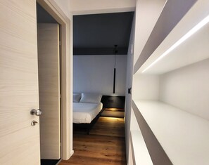 Deluxe Double Room | Individually decorated, individually furnished, desk, laptop workspace - AdisArtur Elegant Rooms (Orzinuovi)