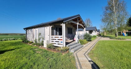 3 Familienferienhäuser in der Nähe des Meeres/Hortulus Gartens in Westpommern
