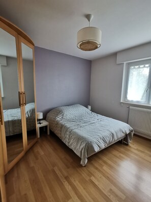 2 bedrooms, desk, iron/ironing board, free WiFi - Appartement Spacieux ,calme et Proche du Centre. Idéal Pour Visiter L'alsace (Mulhouse)