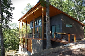 Exterior - Sunset Views-Modern Lake Retreat (Arley)