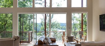 Sunset Views-Modern Lake Retreat