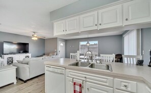 Interior - Water Front - Near Beach Getaway (Apollo Beach)