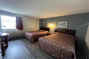 1 bedroom, desk, laptop workspace, free WiFi