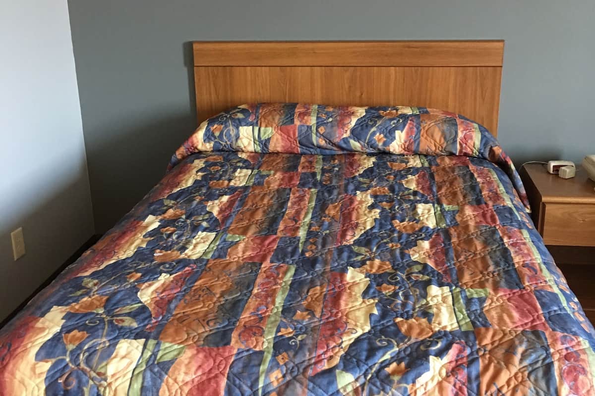 Deluxe Room | 1 bedroom, desk, laptop workspace, free WiFi