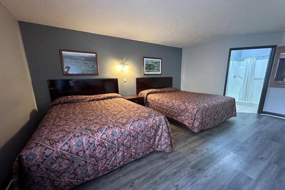 Standard Room | 1 bedroom, desk, laptop workspace, free WiFi