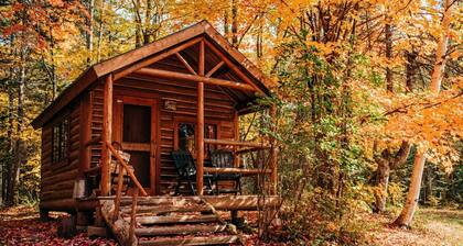 Cabin, Queen Bed with Shared Bathroom
