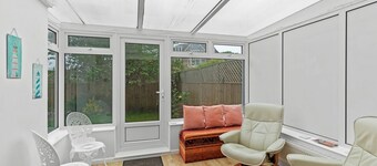 Pebble Corner With Free Parking By My Getaways