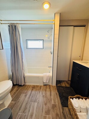Towels, soap, shampoo, toilet paper