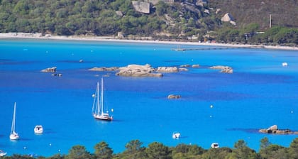 Mini-villa 2 Chbres, Climatisé Avec vue mer et à 400m de la Plage, Wifi, BBQ