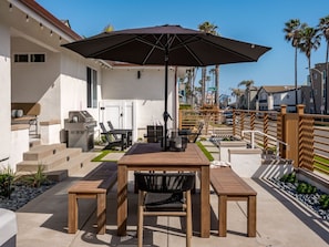 屋外ダイニングエリア