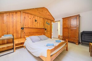 1 makuuhuone, silitysrauta/-lauta, ilmainen Wi-Fi, vuodevaatteet