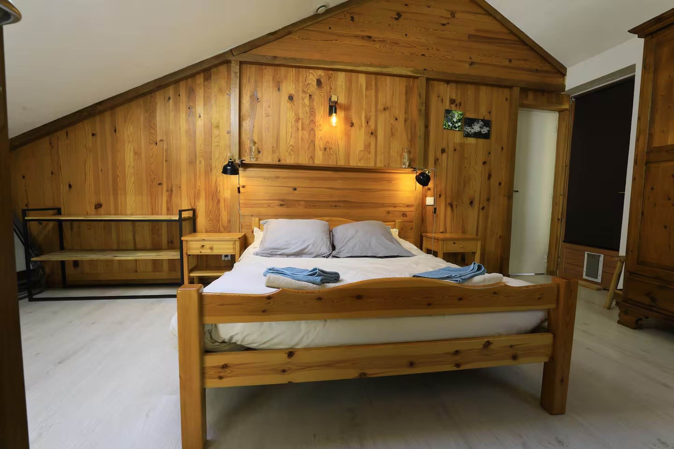 1 slaapkamer, een strijkplank/strijkijzer, gratis wifi, beddengoed