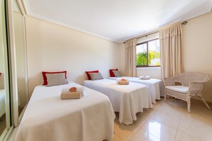 2 bedrooms, bed sheets - Apartment Santa Monica (Albufeira)